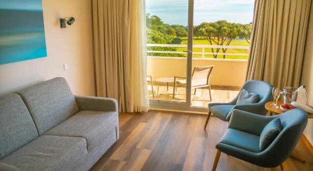 Люкс с балконом Onyria Quinta da Marinha Hotel