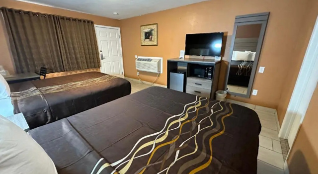 Четырёхместный номер Standard New Corral Motel