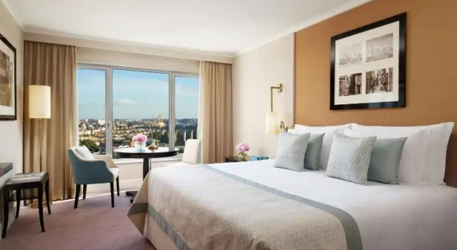 Номер Deluxe с красивым видом из окна Corinthia Lisbon