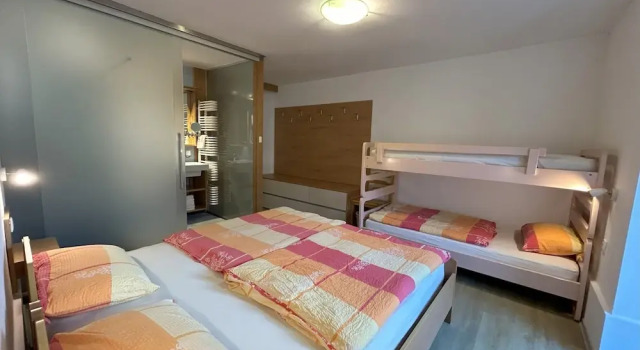 Апартаменты Цокольный этаж с 2 комнатами Apartments Mrakič