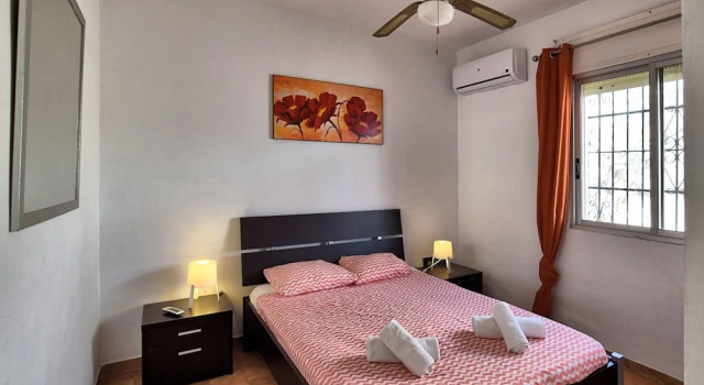 Exotic Holiday Home in Benajarafe With Private Pool, Book Hotel Hoteller i Chilches med parkering, Parkering