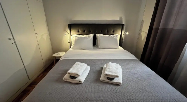 Caryatids Luxury Apartment