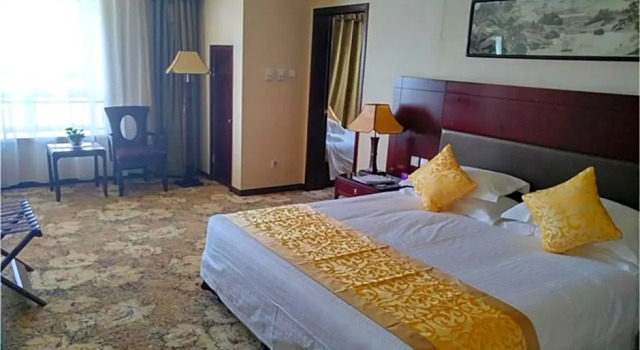 Двухместный номер Deluxe Zhong Yi Peng Ao Hotel