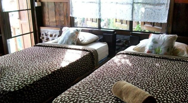 J&J Guesthouse, Забронировать Гостевой дом Сукхотхай 