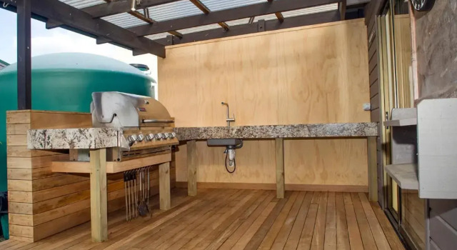 Beachside Beauty - Kuaotunu Holiday Home