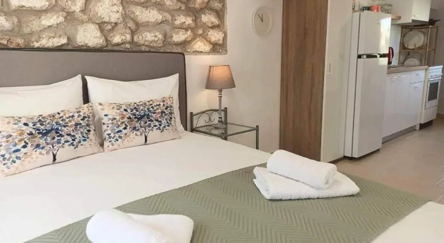 Elia House 3 near Nafpaktos, Book Hotel Hotels in Central Greece with Parking, Parking