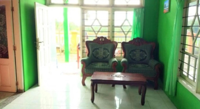 Anggun Guesthouse, Prenota Ostello Ostelli a Banyuwangi, Ostello