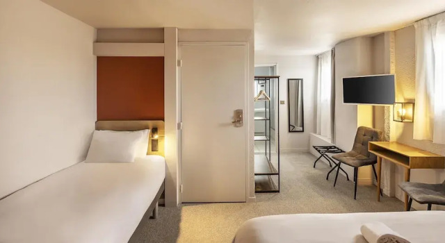 Семейный номер Standard Sure Hotel by Best Western Nimes Est