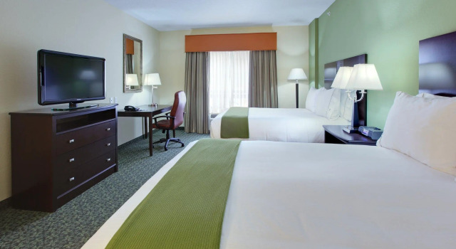 Четырёхместный люкс Holiday Inn Express & Suites Covington by IHG