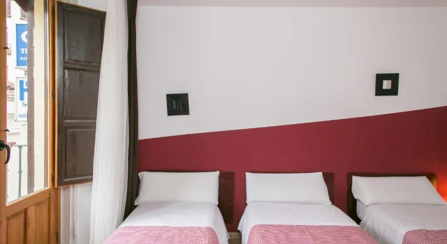 Трёхместный номер Standard Hostal Abaaly