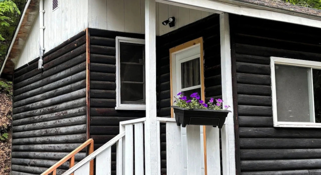 Коттедж Classic Lakefront Hideaway Resort