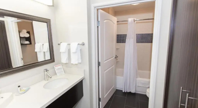 Двухместный номер Standard c 1 комнатой Staybridge Suites Bowling Green by IHG
