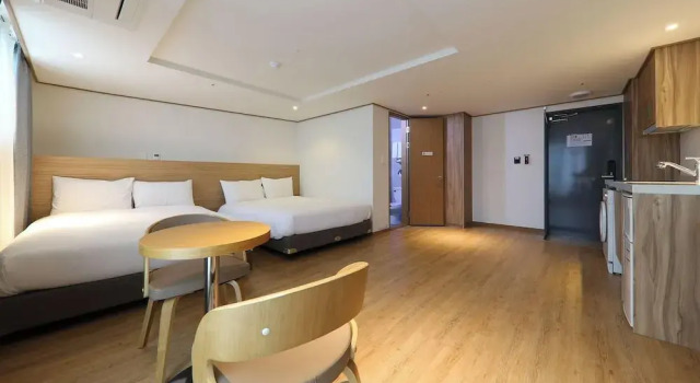 Четырёхместный номер Executive Hotel Rest Seogwipo