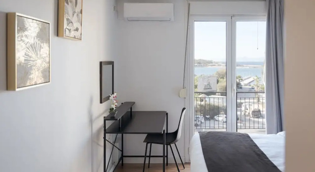 Апартаменты Comfort Glyfada Cozy Living