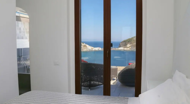 Четырёхместный семейный номер Standard с частичным видом на море Hotel Torre SantAngelo