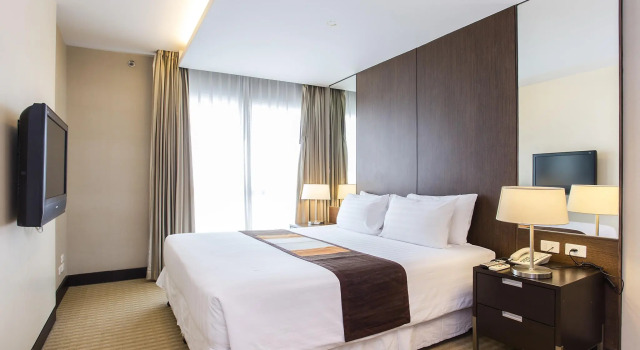 Люкс с 2 комнатами The Narathiwas Hotel & Residence Sathorn Bangkok