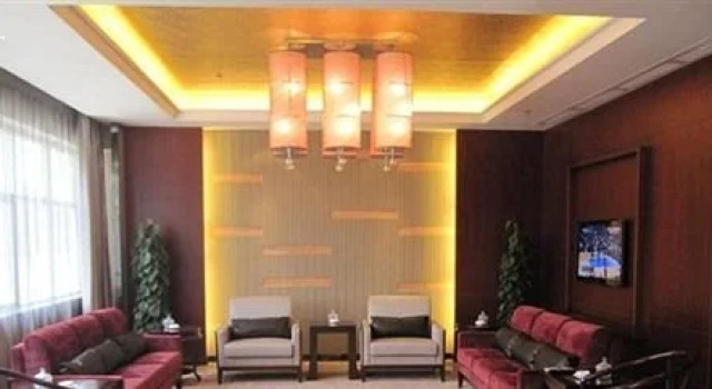 Zhongwei Sunny Hotel, Book Hotel Hoteller i Lishui med pool, Swimmingpool
