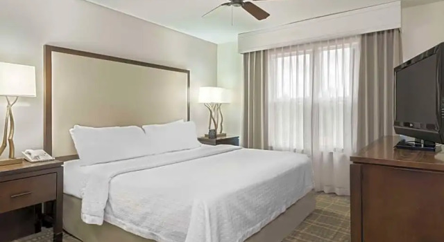 Люкс с балконом Homewood Suites by Hilton Raleigh/Crabtree Valley