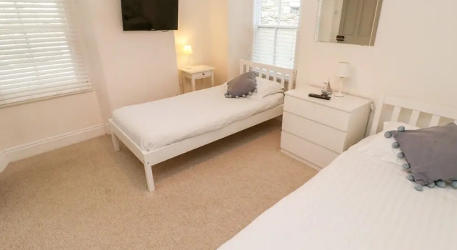 Bay Tree Cottage, Book Vacation Home Looe Cornwall, near Samphire Beach