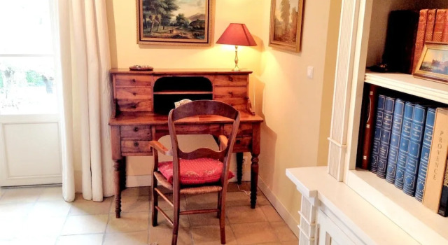 Villa With 5 Bedrooms in Saint Saturnin les Apt, With Wonderful Mounta