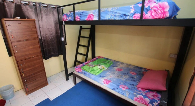 Кровать в общем номере OneIsra Hostel