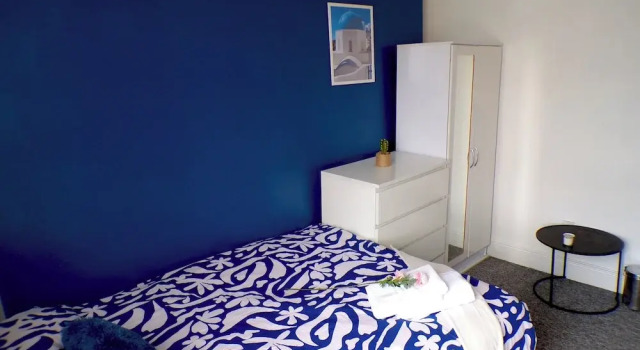 Santoriniapartmentwestkensingtonsleeps3-ensuite-ac