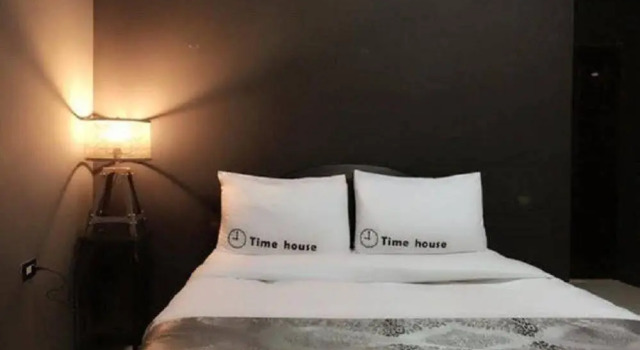 Time House Backpakers-Adult Only, Забронировать Отель Отели в центре Хенгчун, в центре