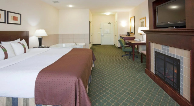 Holiday Inn & Conference Center Marshfield by IHG