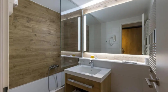 Трёхместный номер Standard M Hotel