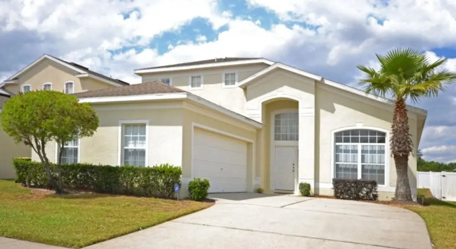 Hampton Lakes 215449