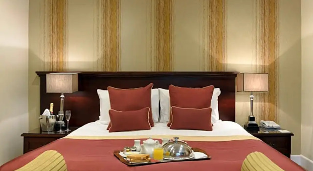 Номер Executive Best Western Plus The Connaught Hotel and Spa