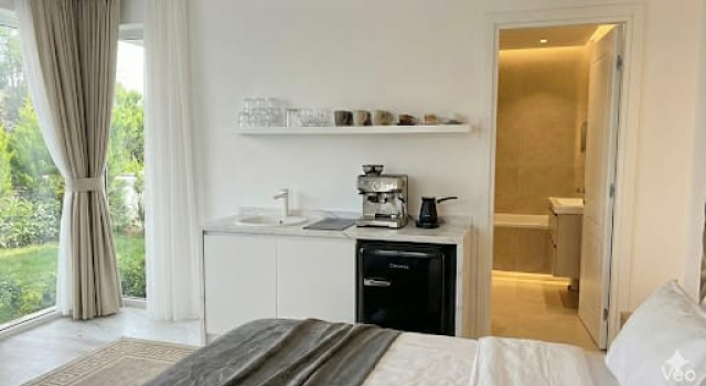 Полулюкс Kapahi Suites Apartments Potos