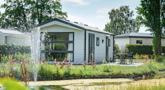 Well-maintained chalet with microwave, on a holiday park close to the Biesbosch, Забронировать Шале Дордрехт Южная Голландия