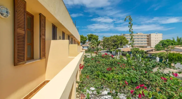 Bella in Alc dia With 3 Bedrooms and 2 Bathrooms