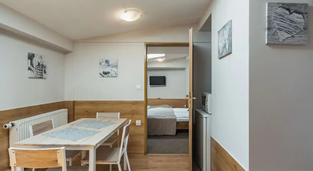 Апартаменты Classic Guest Rooms and Family Apartments