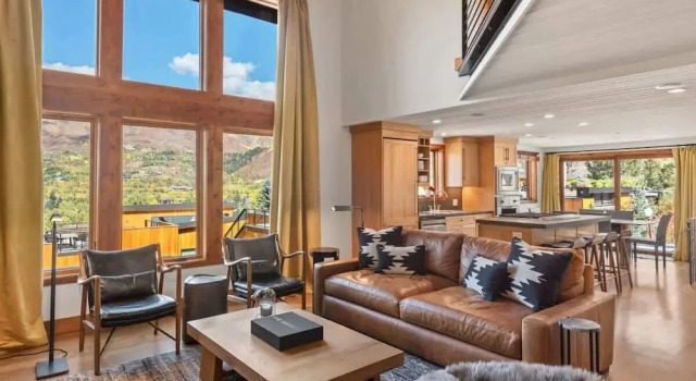 Snowline Lodge 4BR Home With Hot Tub, Pool & BBQ, Забронировать Вилла Виллы Аспен, Вилла