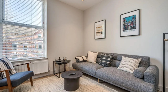 Central Belfast Apartments: University Street