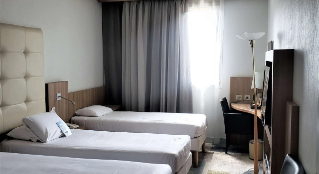 Трёхместный номер Standard Kyriad Hotel Tours Centre