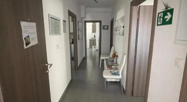 Apartments Nevistic, Rezerwuj Apartament Hotele w Split-Dalmatia County z parkingiem, Parking