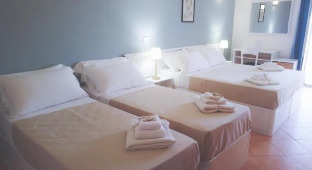 Standard Dreier Zimmer mit Balkon Perla Hotel