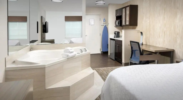 Двухместный люкс Holiday Inn Express & Suites Annapolis by IHG