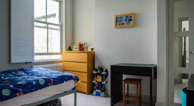 3 Bedroom Fulham House With a Charming Garden, Забронировать Отель Отели Лондона 3 звезды, рядом с Парсонс Грин, 3*