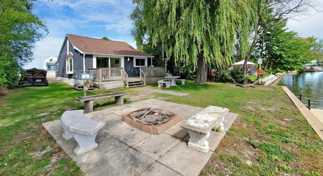 Main Beach River Retreat - Wasaga Beach 1 - Main Strip - 95 Mosley St, Prenota Hotel Hotel a Ontario con parcheggio, Parcheggio