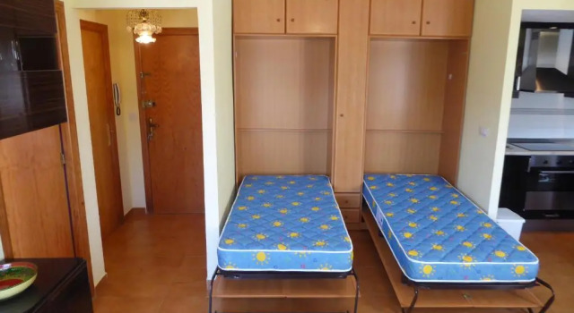 Apartment with side seaview 60 meters from sea