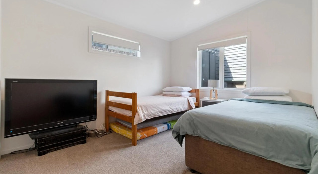 Modern Kiwi Bach - Waihi Beach Holiday Home