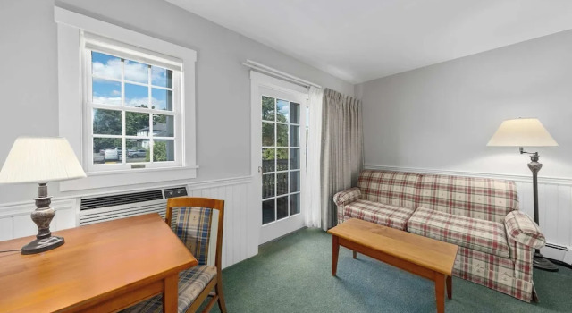 Четырёхместный люкс Deluxe Country Inn at Camden Rockport