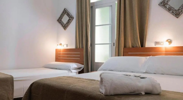 Трёхместный номер Standard Hostal Colón Don Miguel