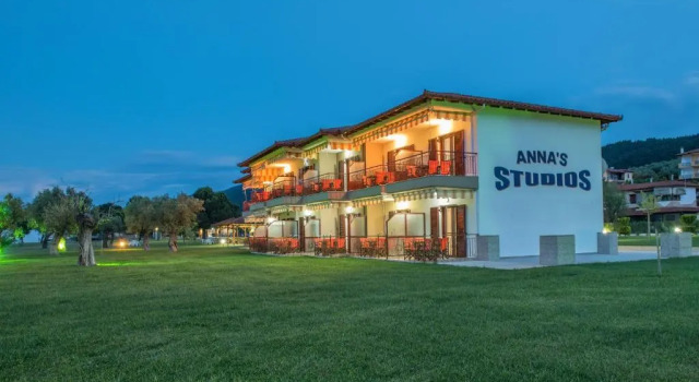 Studios Anna, Rezerwuj Hotel Hotele w Sithonia z parkingiem, Parking