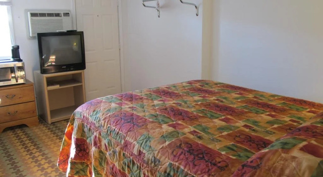 Baker City Motel & RV Park, Rezerwuj Motel Hotele w Baker City z parkingiem, Parking