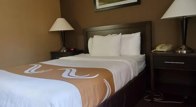 Двухместный номер Accessible Quality Inn Elgin I-90